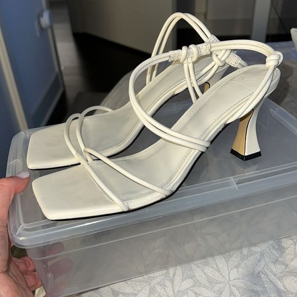 MARC FISHER DAVIA HEELED SANDAL, 8.5 - Picture 9 of 10